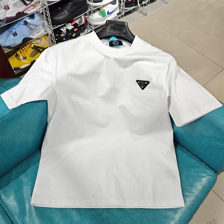 Prada Light Luxury Business Short Sleeve T-shirt Men's White Grey Half Sleeve Top | Suuperbuy Spread