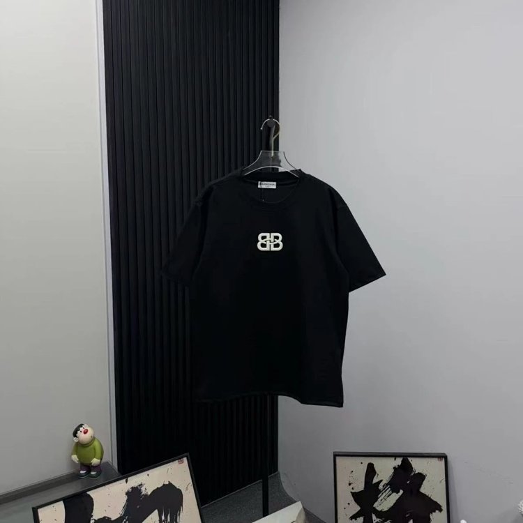 Balenciaga luxury embroidered short sleeved t-shirt for both men and women, half sleeved top for wom