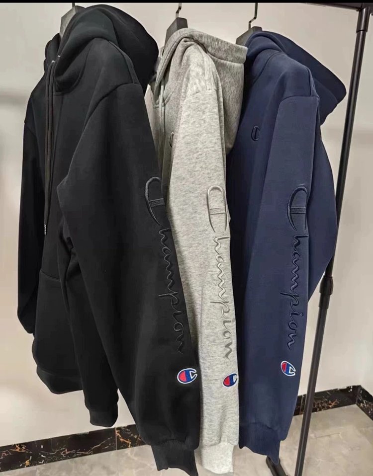 Champion hoodie with embroidered logo on Kirin arm for both men and women, casual long sleeved pullo