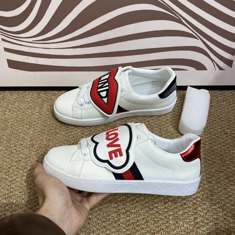 Gucci kisses red lips in white shoes | Suuperbuy Spreadsheet