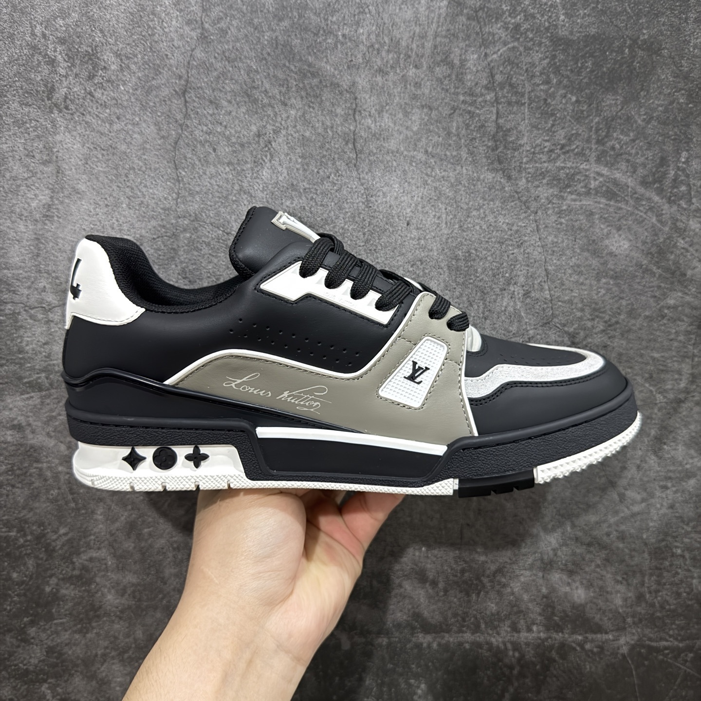 Louis Vuitton Trainer Sneaker T538010 | Suuperbuy Spreadsheet