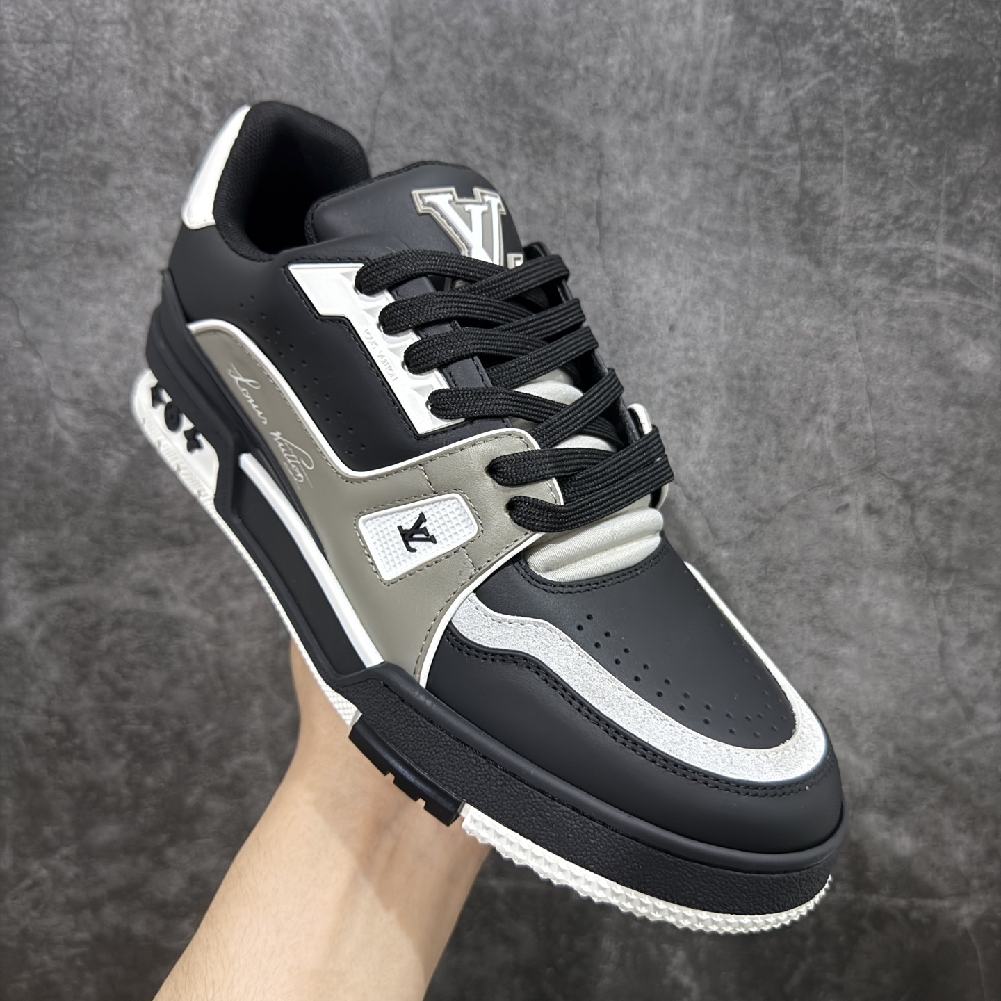 Louis Vuitton Trainer Sneaker T538010 | Suuperbuy Spreadsheet