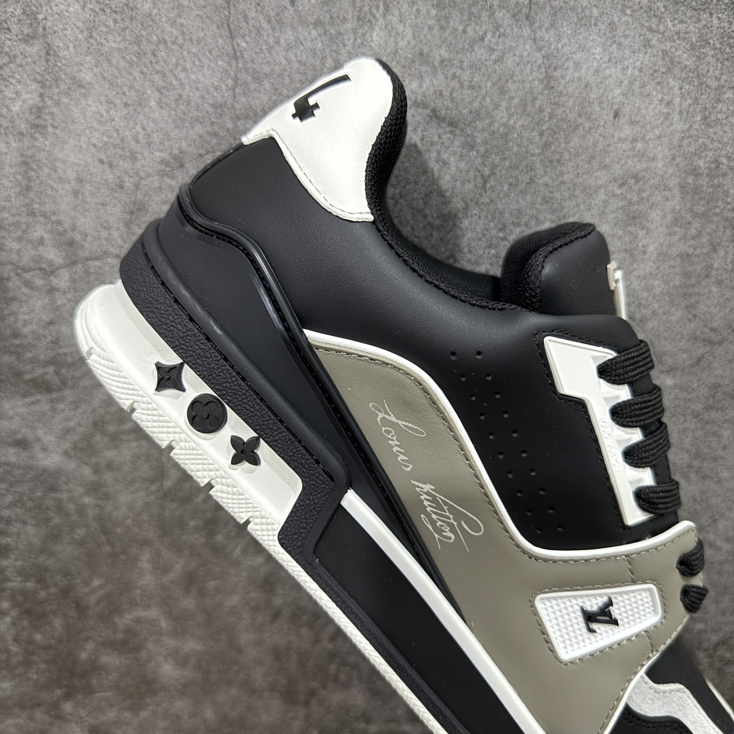 Louis Vuitton Trainer Sneaker T538010 | Suuperbuy Spreadsheet