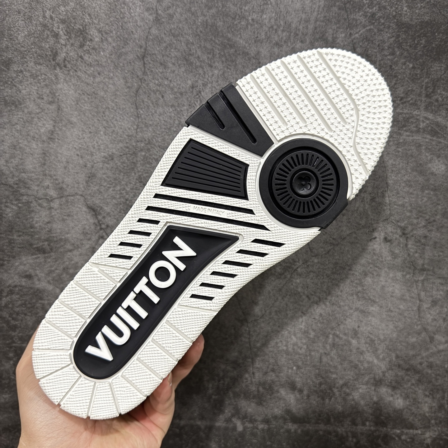 Louis Vuitton Trainer Sneaker T538010 | Suuperbuy Spreadsheet