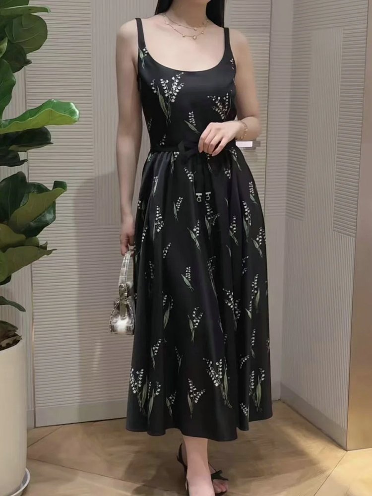 skirrt  Summer new product French retro lily of the valley print suspender skirt | Suuperbuy Spreads