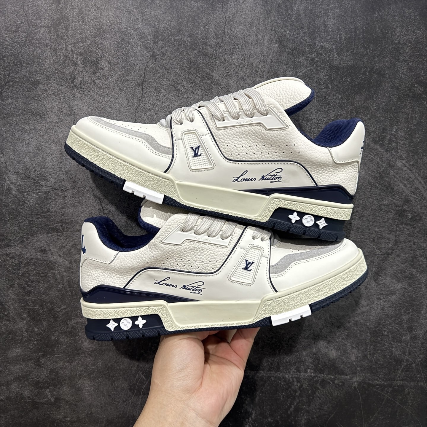 Louis Vuitton Trainer Sneaker T538006