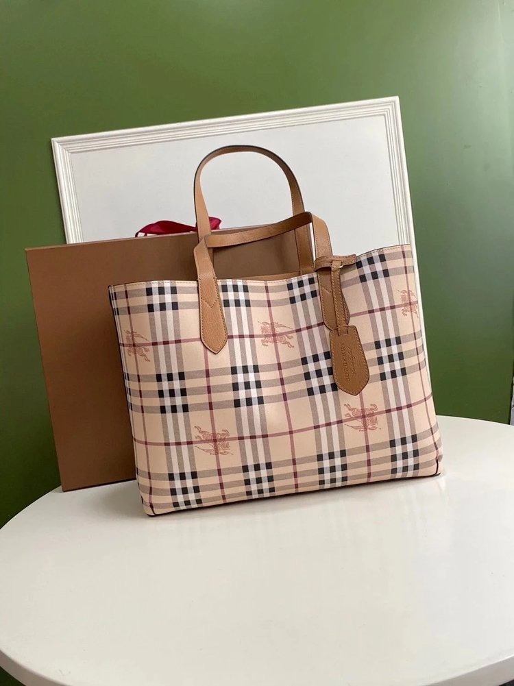 Burberry Classic Double Sided Shopping Bag Lightweight Large Capacity Handbag Tote Bag Women's