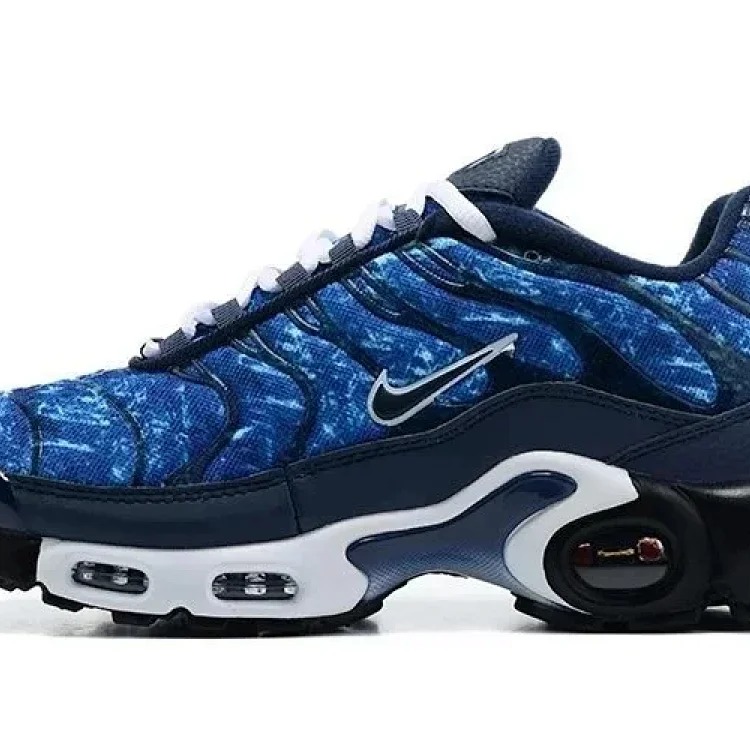 Max Plus TN (2) Casual Sneakers